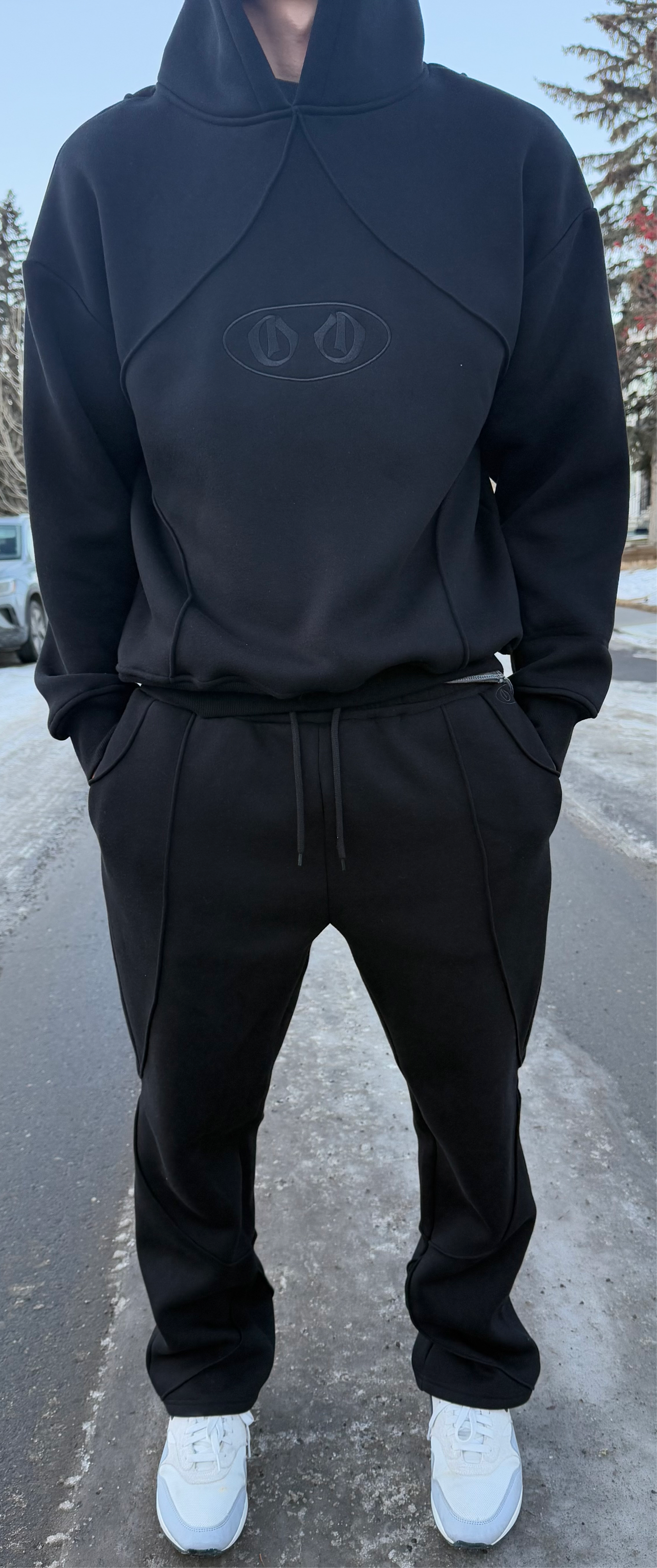 "LINEAGE" BLACK SET SWEATSUIT (PRE-ORDER)