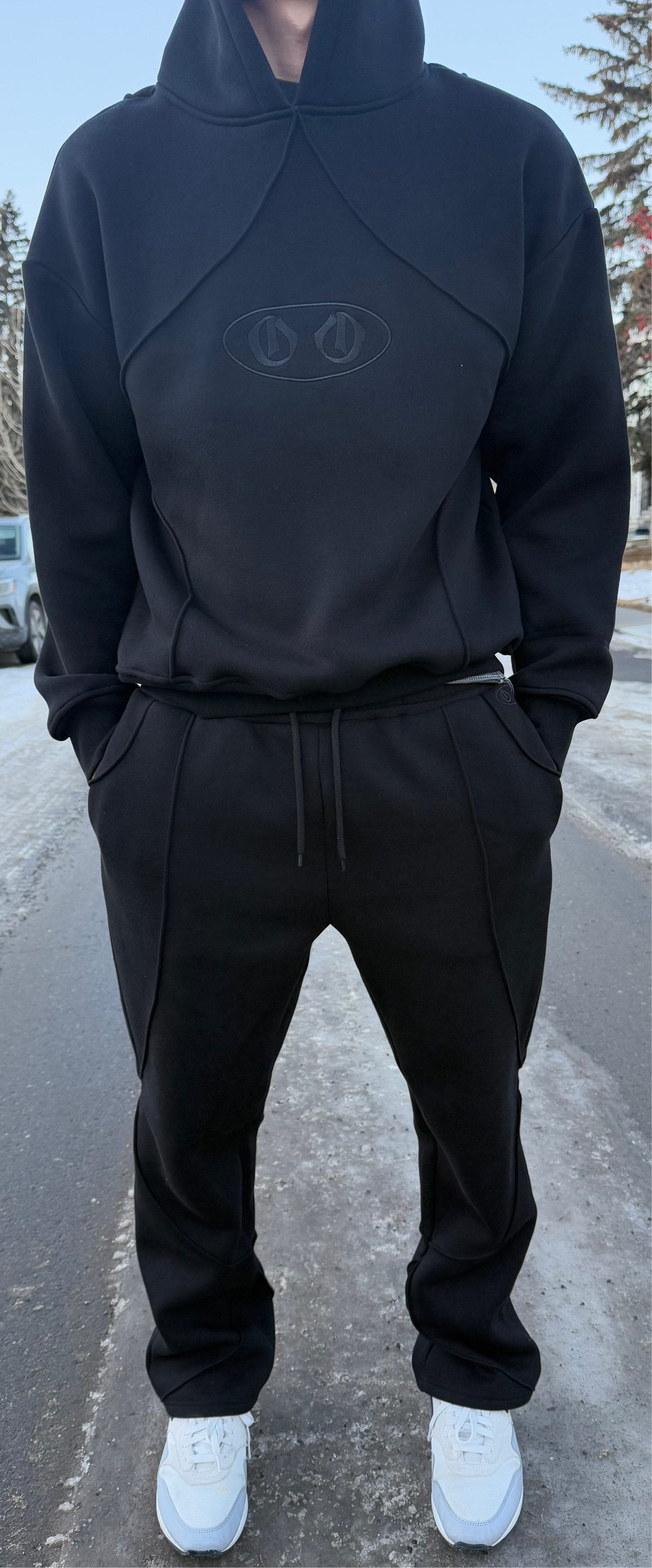 "LINEAGE" BLACK HEAVYWEIGHT SWEATPANTS (PRE-ORDER)